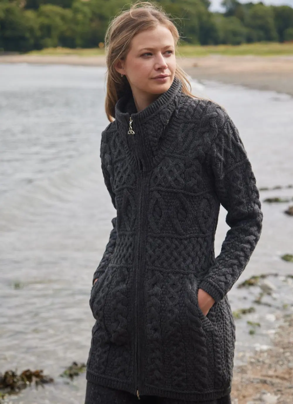 Melanie Lyne Women Sweater Full Zipper Front Size Large Black EUC